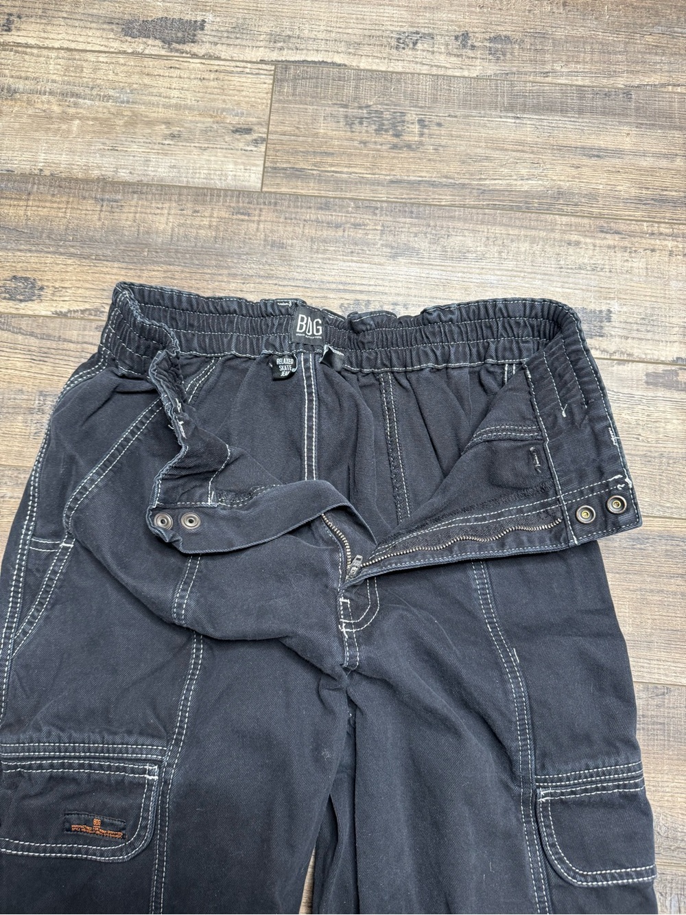 BDG Urban Outfitters Black Cargo Pants with Contrast Stitching Women's Size 31 - Picture 2 of 12